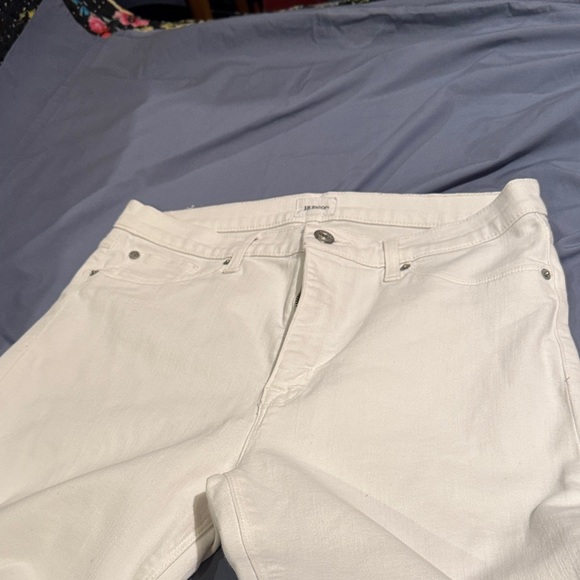 Hudson women’s White Frayed Hem Jeans - Picture 5 of 6